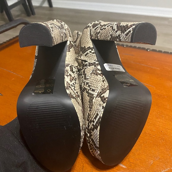 Snake Skin Booties - Picture 4 of 6